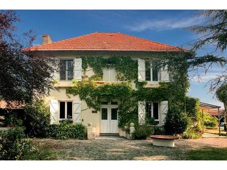 dpt landes (40)  à vendre proche aire sur l'adour maison p8 de 225m² habitables +...