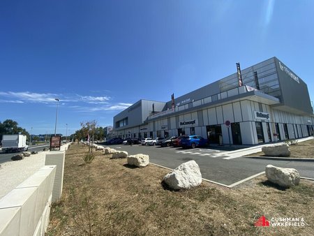 vente de local commercial de 120 m² à bègles - 33130