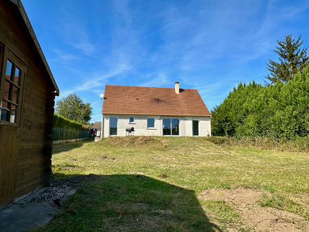 a louer - maison de plain pied avec jardin