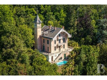 à une demi-heure de montauban  une folie du 19e s  son parc de 2 ha et sa maison...