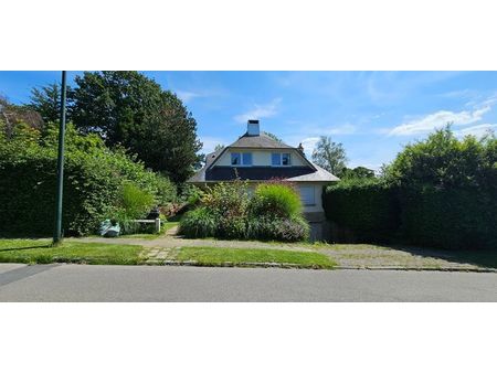 villa 3 facades avec terrasse- jardin - 5 chambres