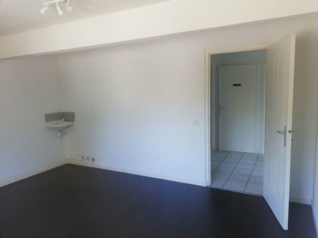 location local commercial 60m2 biarritz 64200 - 990 € - surface privée