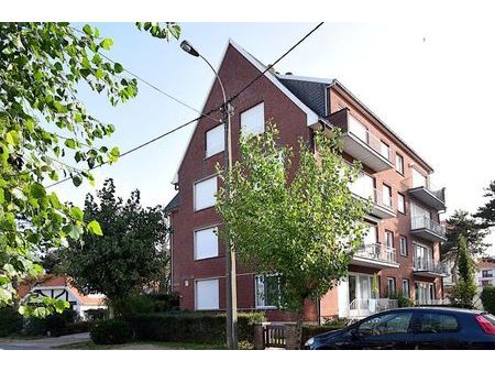 appartement ensoleillé dans un emplacement de première choi