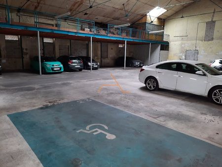 location parking 430 m²