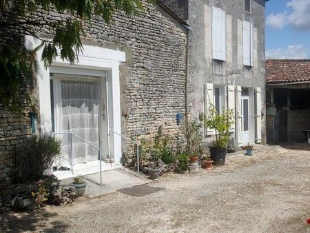 vente maison à neuvicq-le-château (17490) : à vendre / 140m² neuvicq-le-château