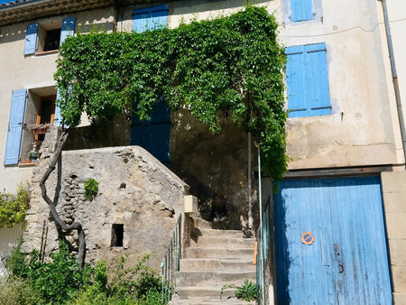 maison de village cucuron