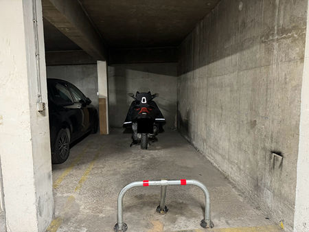 parking / box paris 12 m2 - paris