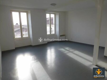 location appartement 1 pièces 32 m2 à saint-jean-d'angély