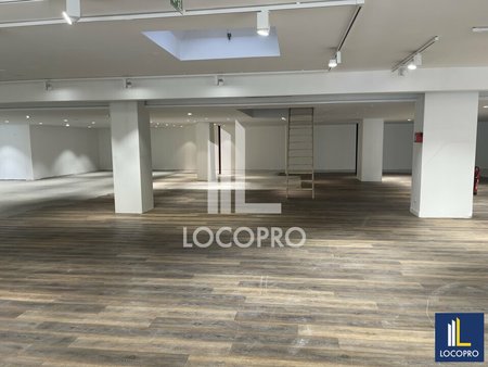 location de local commercial de 700 m² à marseille 8 - 13008