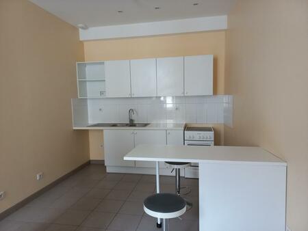 f3 - 1er etage - 17 grande rue st symphorien sur coise