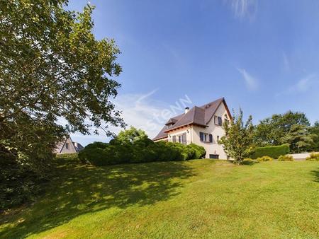 a 20 minutes d'aurillac  à vendre à teissières-les-bouliès  sur terrain d'environ 5700m² .