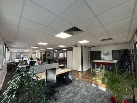 bureaux 210 m²