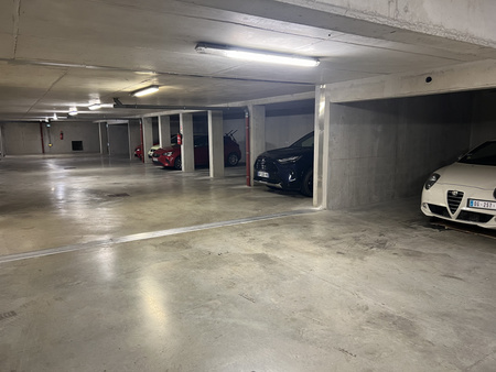 place de parking en sous-sol 12m2