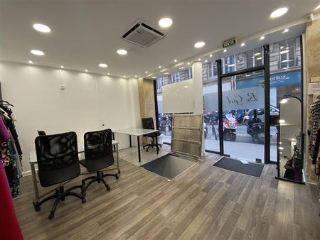 location locaux professionnels 49 m²