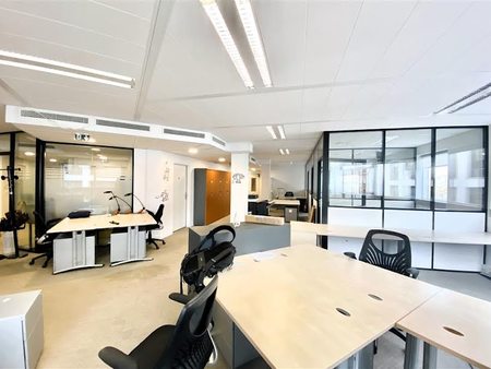 location locaux professionnels 546 m²