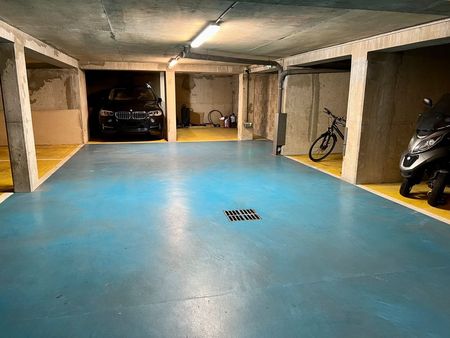 location emplacement parking pour 2 roues scooter ou moto en sous-sol immeuble sécurisé