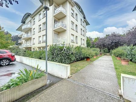 appartement de 2 pièces avec box en sous-sol