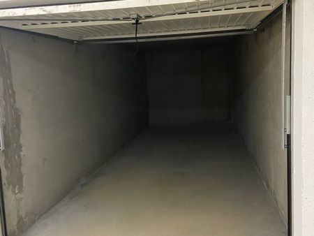 location garage 20m2