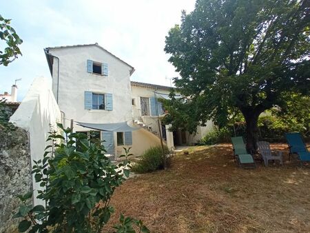 proche grignan  en provence  bien atypique composé de l’habitation principale  d’un duplex