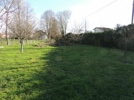 terrain 900 m² attignat