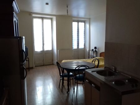 studio meublé de 27 m² avec balcon