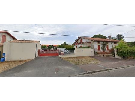 lot 2 places – centre-ville ares