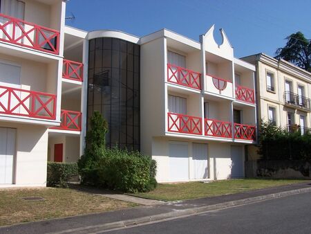 studio libre dpe d quartier mairie avec terrasse