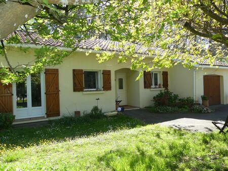 maison à vendre avec 3 chambres et dépendance à le porge