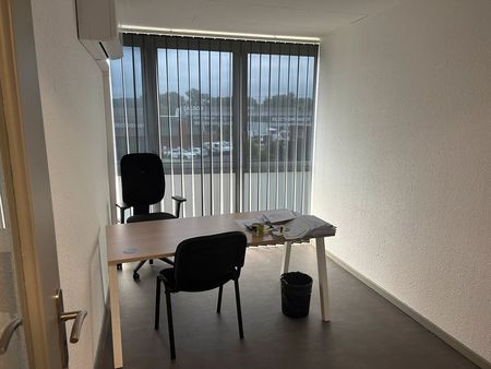 local bureaux de 75m2