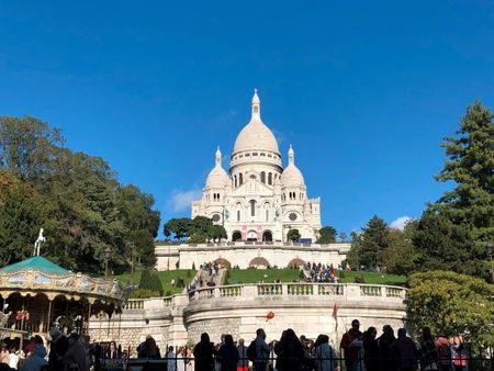 location d'un grand f3 avec terrasse  équipé et meublé à la sortie du métro