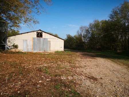 garage  entrepôt  atelier 240 m2