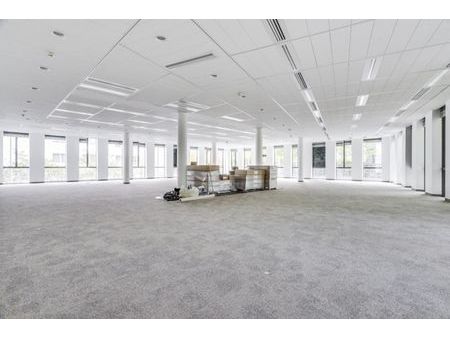 bureaux 461 m²