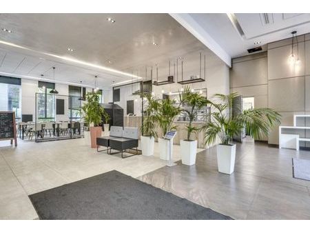 bureaux 5 115 m²