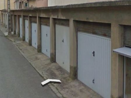 garages à vendre lot de 2côte à côte à vendre idéalement situé pas de co-propriété