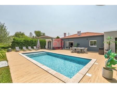 villa 5 pièces 178 m²