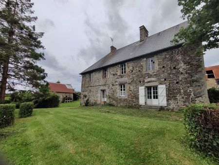 proche coutances. ancien corps de ferme