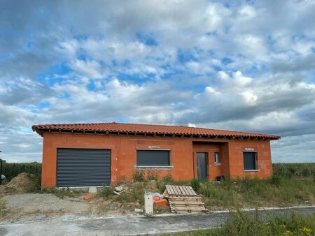 maison 130m2 avec piscine (inachevé)