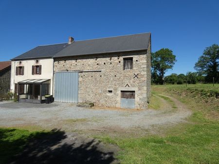 bel ensemble immobilier avec terrain de plus de 6.000m²