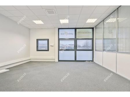 bureaux 73 m²