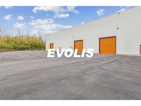 local industriel 1 930 m²