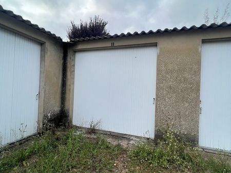 parking/box 62 m² les sables d'olonne