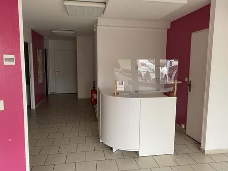 local commercial 79 m²