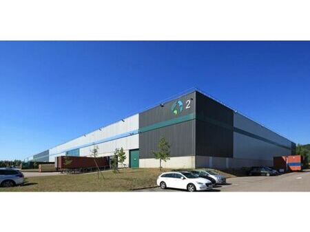 local logistique 6 300 m²