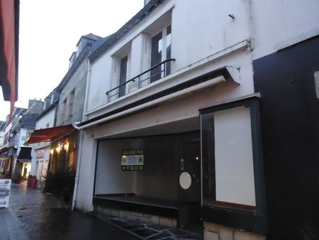 local 4 pièces 84 m² pontivy