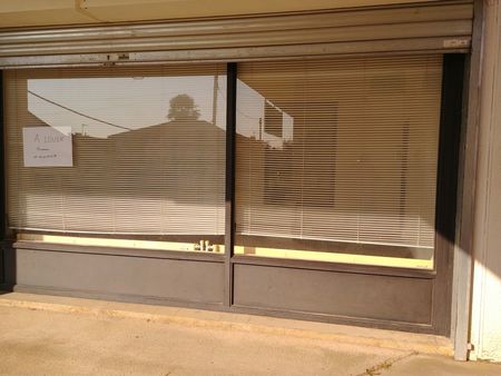 local commercial 50m2 a louer - saint benoît