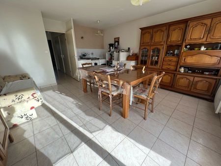 location appartement t2 avec grand balcon + parking privatif dans résidence récente sécuri