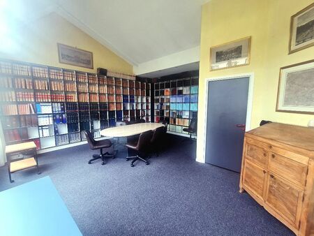 local bureaux 372 m²