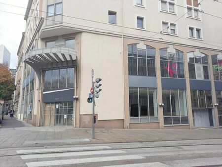 local commercial 208 m²