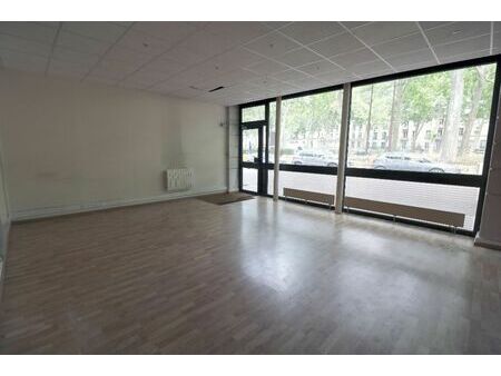 local commercial 255 m²