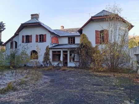 domaine 26 hectares + 6 000 m2 de bâtiment en ruine